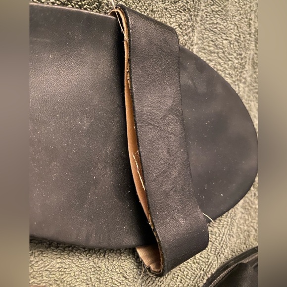 Size 10 Kenneth Cole gladiator Sandal - Picture 4 of 5